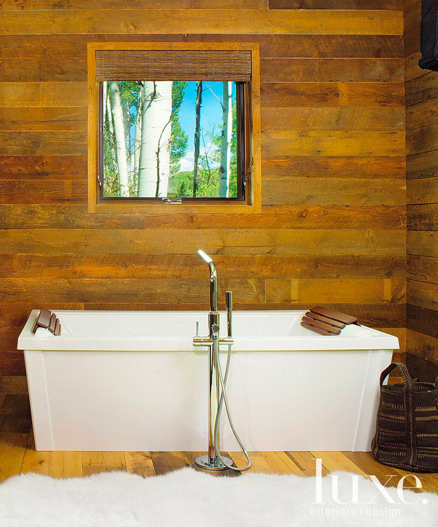 Luxe interiors design bainultra bathtub